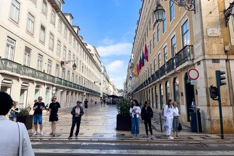 Praca do Comercio and statue of King Jose I in Lisbon Fotos Stock
