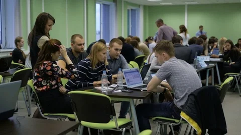 Practical lecture on economics. break time. Students have a rest, waiting for Stock Footage 70933961