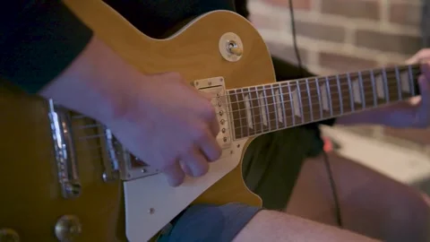 Practicing Guitar 스톡 동영상 333791690