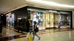 Suria KLCC - Get ready with Suria - #Chanel is here to