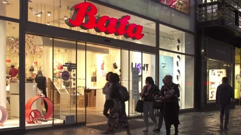 Prague, Bata store, A crowd of pedestrians urban atmosphere. Editorial Stock-Footage 255149467