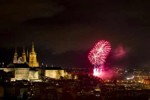 Prague Castle with firework display during New Year celebration at night, Foto stock
