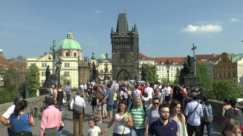 Prague. On the Charles Bridge. Video stock 101450538