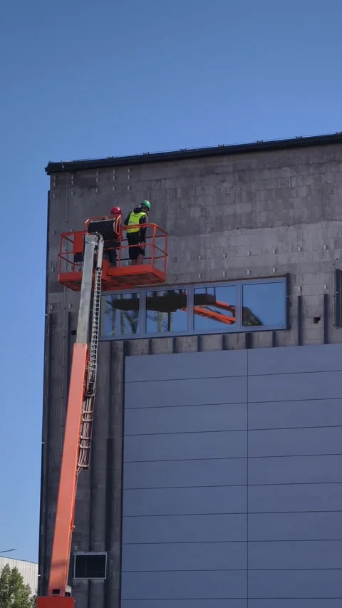 PRAGUE, CZECH REPUBLIC – AUGUST 24, 2026: Construction workers operate footage Vídeos de archivo 343401138