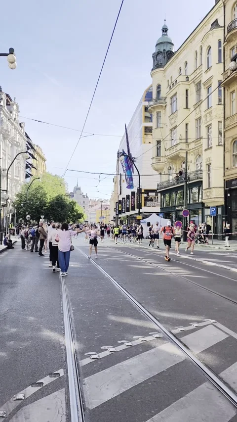 Prague, Czech Republic – May 3, 2026: Marathon Runners Vertical Video 4K Видео 333974749