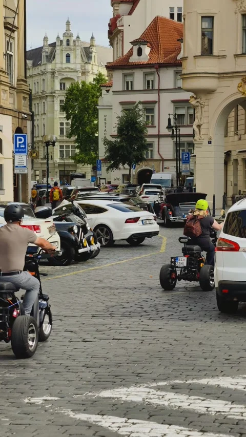PRAGUE, CZECH REPUBLIC – SEPTEMBER 1, 2026: Old Town Square Street Life 4K Video stock 344331350