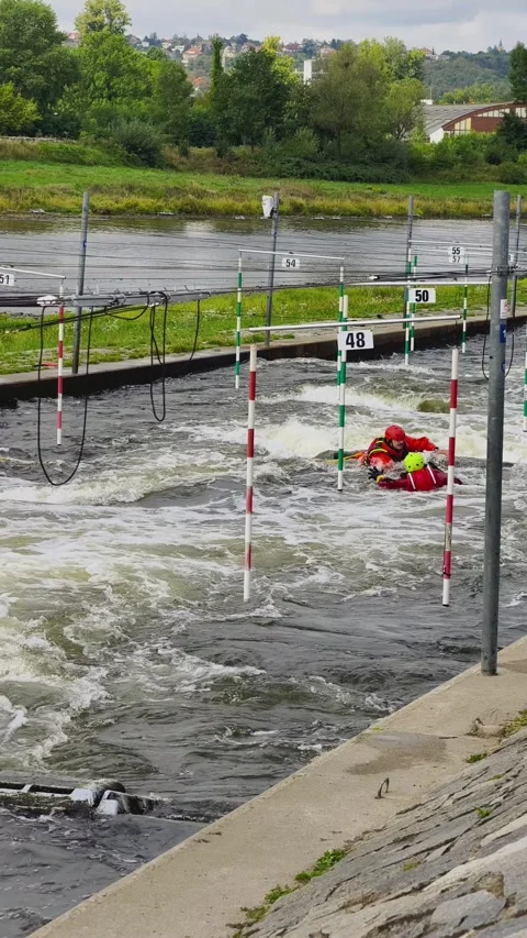 Prague, Czech Republic – September 10, 2026: Swift Water Rescue Training 4K 库存影片 345162991