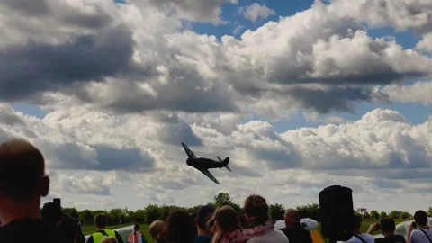 Prague, Czech Republic – September 5, 2026: Crowd Watching Low Flying Aircraft Stockbeeldmateriaal 345062899