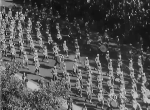 PRAGUE, CZECHOSLOVAKIA - 1945: Parade overview - Soldier ranks fill boulevard Видео 344509079