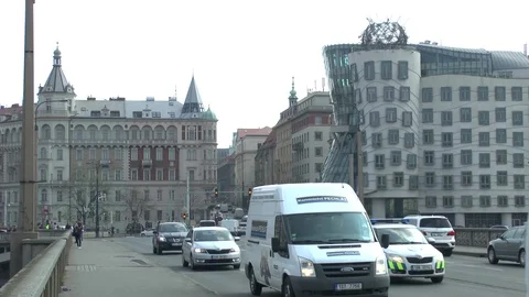 Prague. At the Dancing House. Video stock 100695781