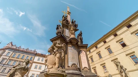 Prague - Holy Trinity Column, Malá Strana / Time Lapse Video 4K Video stock 95212998