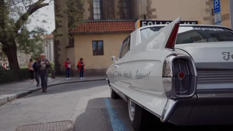 PRAGUE, MAY 15, 2019: Back lights of a retro car Vídeo Stock 115223028
