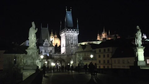 Prague. At night on the Charles Bridge. Stock Footage 101039838