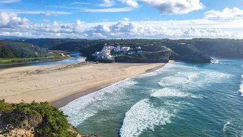 Praia De Odeceixe Mar Beach With Golden Sand, Atlantic Ocean, River Bend and 库存照片