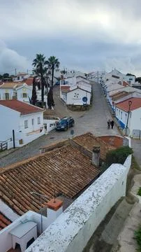 Praia De Odeceixe Mar Windmill, Faro District, Algarve, Portugal. Rota Vicent 库存照片