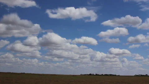 Prairie clouds roil over Texas prairie, 4K. Stock Footage 312683810