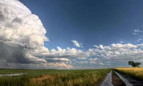 Prairie Road Storm Clouds 스톡 사진