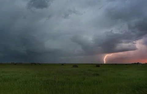  Prairie Storm Clouds Summer Storms in the Canadian Prairies Dramatic Scen... Foto stock