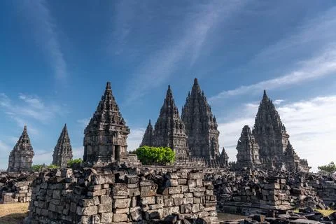 Prambanan temple near Yogyakarta on Java island, Indonesia in the late evenin Stockfoto's