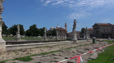Prato della Valle, elliptical square in Padua Stock Footage 67646314