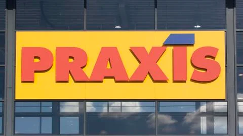 Praxis full Do-It-Yourself Center i Stock Photos