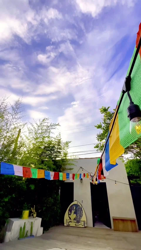 Pray flags &amp; sky 库存影片 302770311