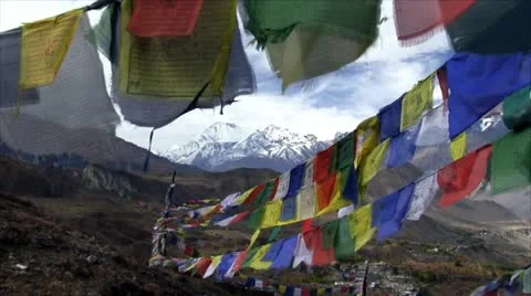 Prayer flags with Himalayas. Stock-Footage 22114606
