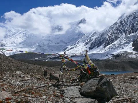 Prayer flags in Himalayas Stock-Fotos