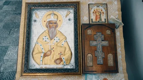 Prayer Orthodox Icon and Cross Vídeo Stock 94903553