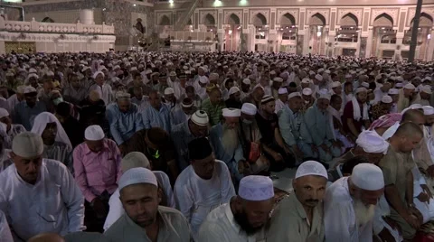 Prayer time at at Holy Mosque, Mecca, Saudi Arabia Video stock 50066192