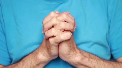 Prayer's hands while praying Vídeo Stock 75026175