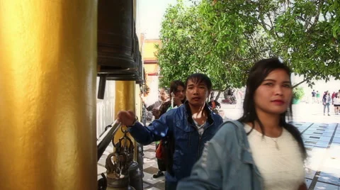 Prayers in Wat Prathat Doi Suthep  pagoda bangs bell, Chiang Mai city , Thailand Stock Footage 59302917