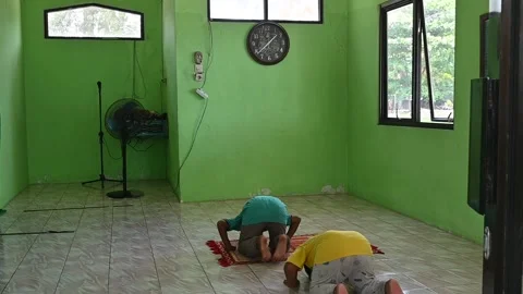 Praying Video stock 224048081