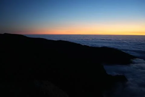 Pre-Dawn Mountain Silhouettes at Pico do Arieiro Stock-Fotos