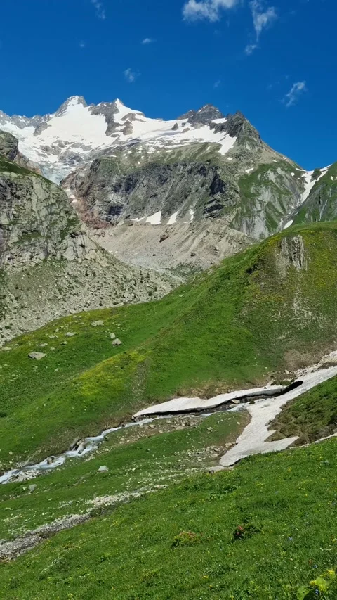 Pre-de-Bar and Mont-Dolant glacier from Val Ferré Stock Footage 284668436