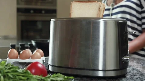 Preaparing roasted toast bread 動画素材 70224689