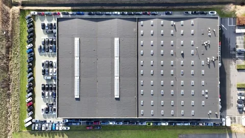Precise image rectangular logistics warehouse skylight bands ventilation domes 库存影片 329091538