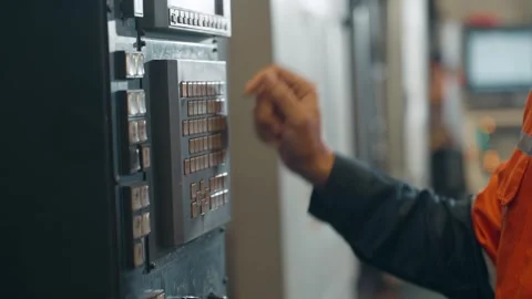 Precision Control Video stock 330939532