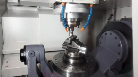 Precision milling CNC machine tool makes part. 스톡 동영상 133867704