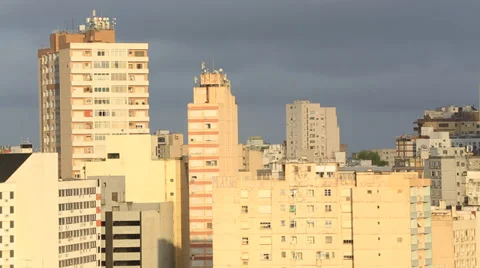 Prédios residenciais antigos Vídeo Stock 34195503