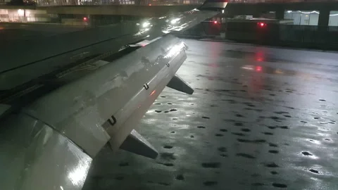 Preflight flaps check at plane, up and down movement Vídeos de archivo 166582073