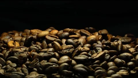 Premium roasted coffee beans, macro background, 360 degree rotating video 스톡 동영상 334554041