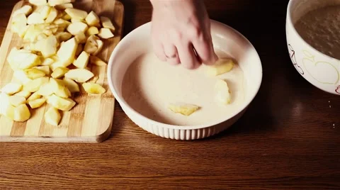 Preparation of apple pie. Video stock 68933393