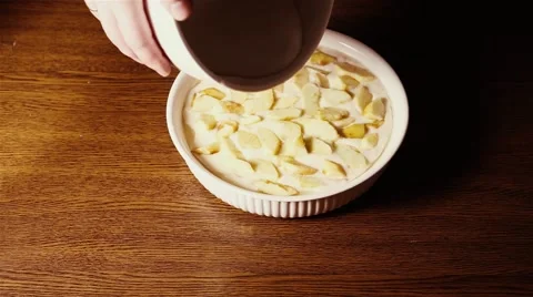 Preparation of apple pie. Video stock 68933433