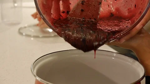 Preparation of black currant jam 스톡 동영상 122096739