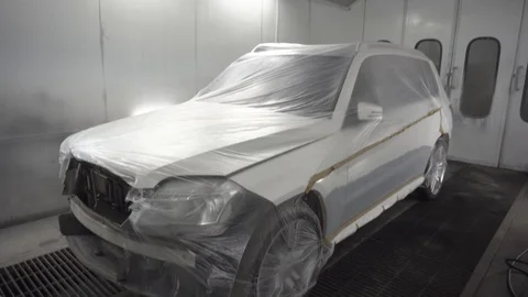 Preparation of the car for partial painting Vidéo 106597222