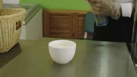 Preparation of dessert with burning sugar Video stock 196920235