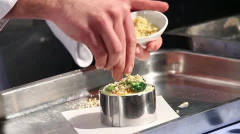 Preparation of a dish in the kitchen Video stock 12032510