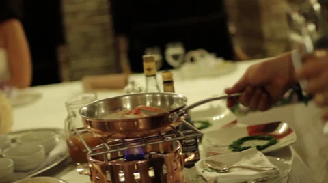 Preparation of a dish in the table Video stock 32109764