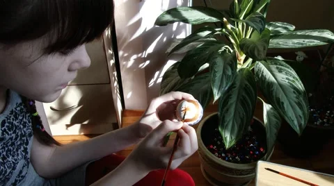 Preparation of easter eggs, the feast of the passover 4K, UHD, UltraHD Video stock 62525936